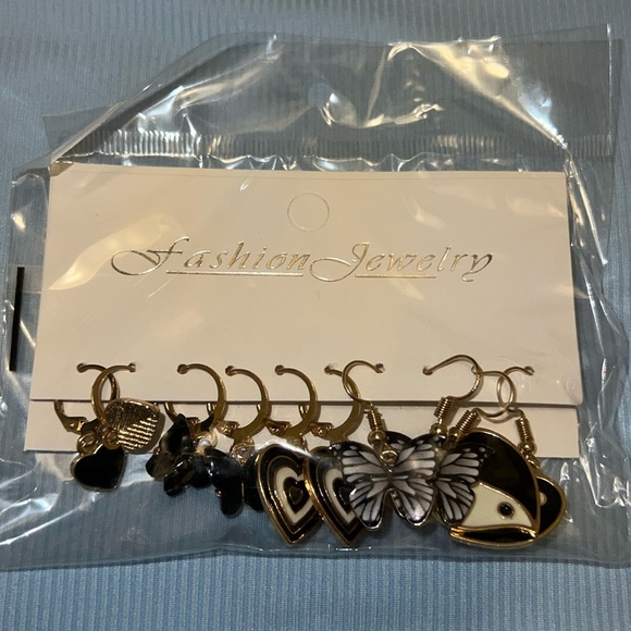 Dangly Earrings - Picture 1 of 3